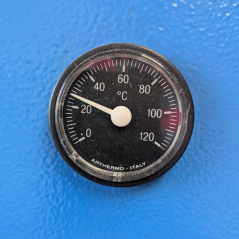 Thermomètre de température de cuve analogique de marque Arthermo gradué jusqu'à 120°C.